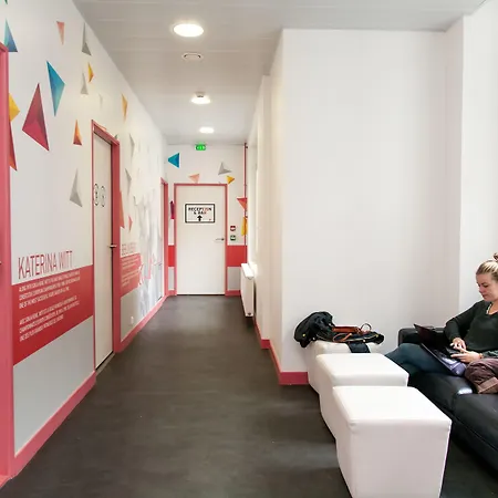 St Christopher's - Gare Du Nord