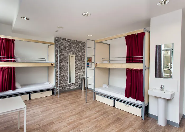 St Christopher's - Gare Du Nord *